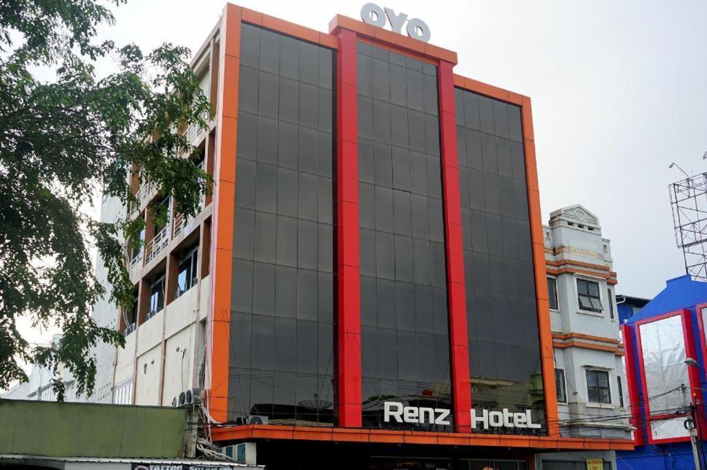 Ren'Z Hotel Pangkal Pinang Exterior photo